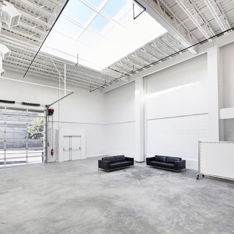 Industria Williamsburg interior with roll up door